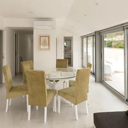 Sun House - Local - *