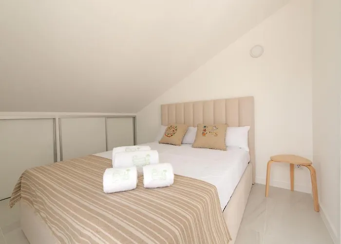 Sun House - Local - * بونتي دي ليما