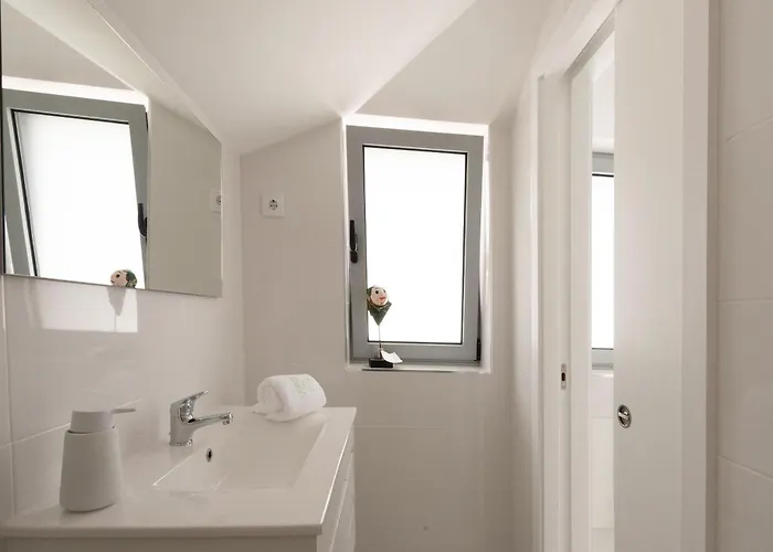 Sun House - Local - * بونتي دي ليما